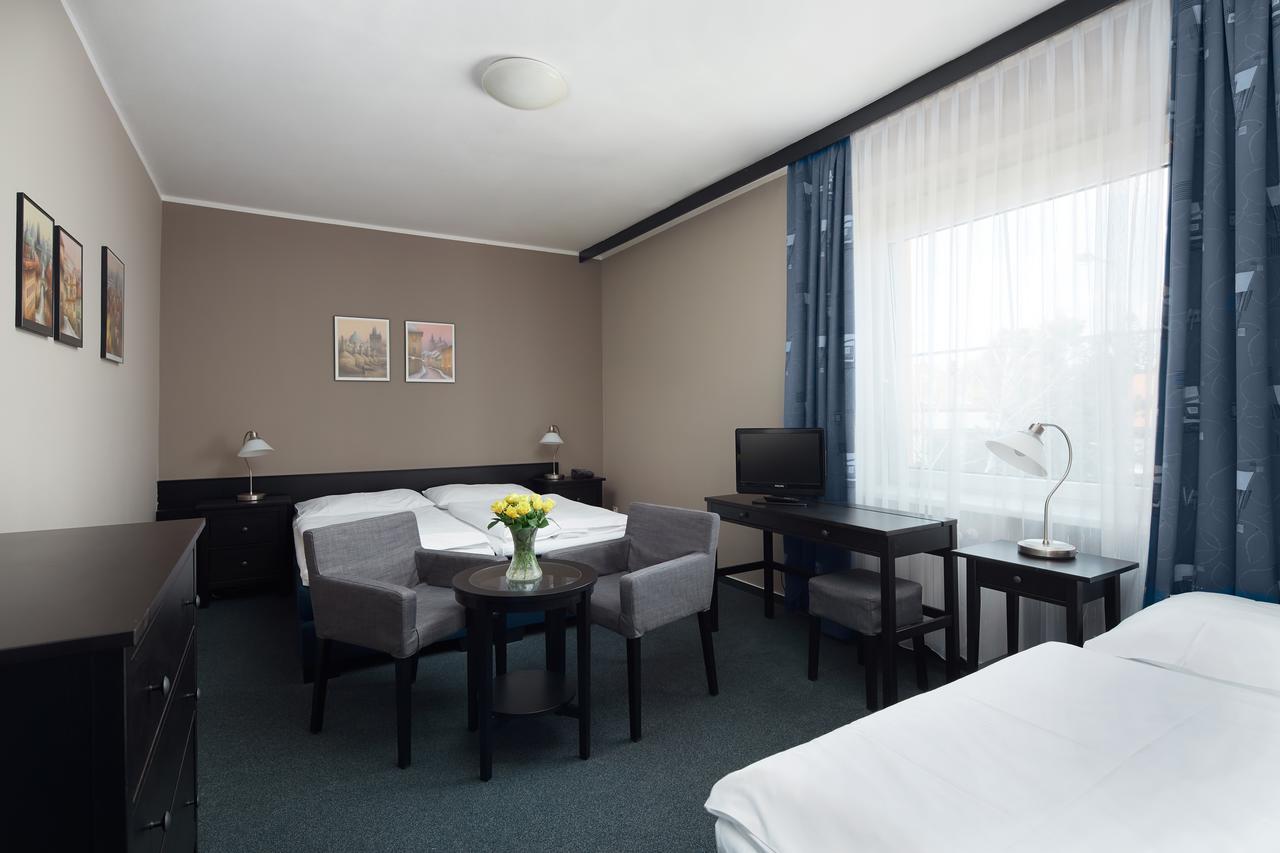 Hotel Tulipan Пругонице Экстерьер фото